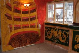 Details go on to the artwork in the bar end